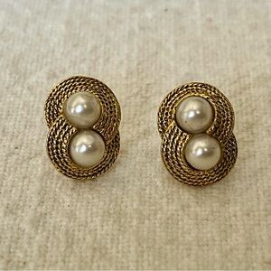 Vintage 80’s 90’s Gold Tone and Faux Pearl Earrings